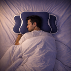 Vue de profil montrant la courbure ergonomique de l'oreiller pour le repos.